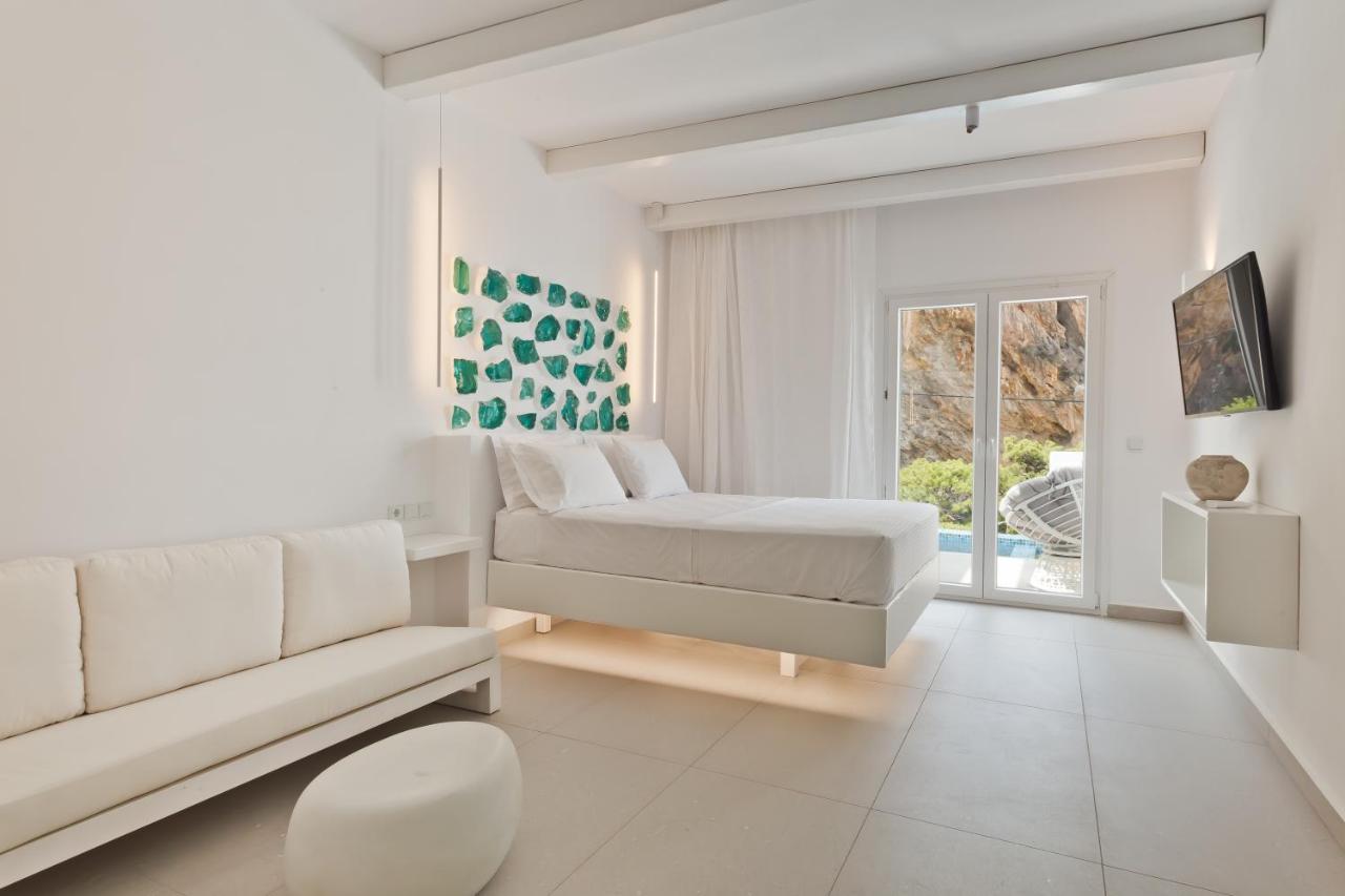 Enilion Luxury Suites Кира Панагя Экстерьер фото