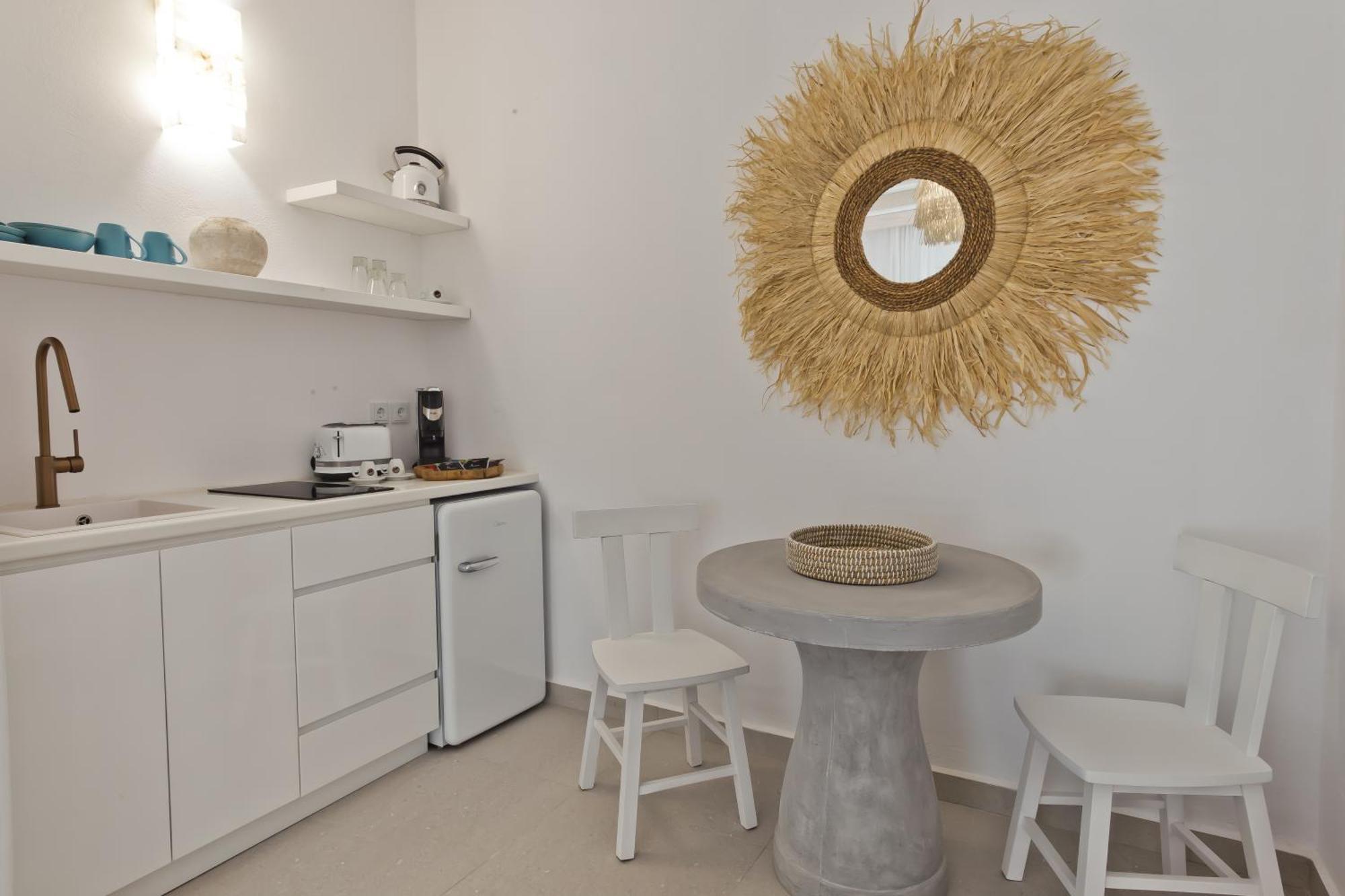 Enilion Luxury Suites Кира Панагя Экстерьер фото